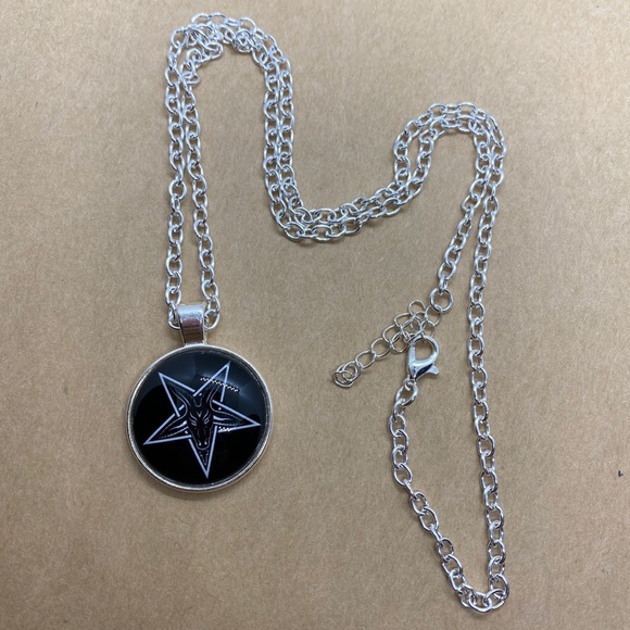 Sigil of Baphomet circular pendant silver necklace - Picture 4 of 7